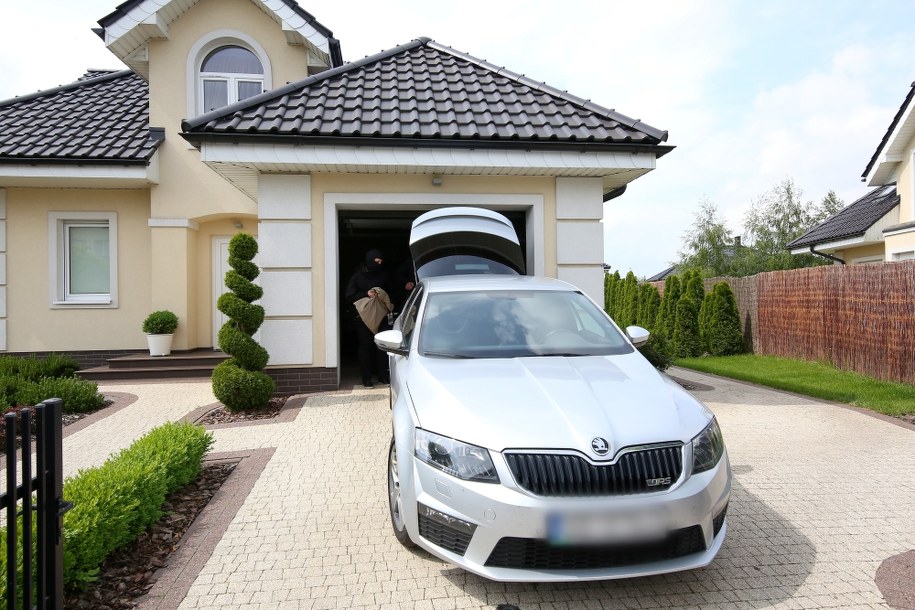 Funkcjonariusze CBA w domu Zbigniewa Maja /Tomasz Wojtasik /PAP