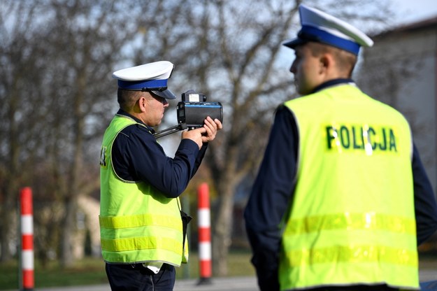 Funkcjonariusze policji podczas akcji "Znicz 2018" /Darek Delmanowicz /PAP