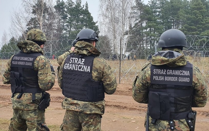 Funkcjonariusze przy granicy polsko-białoruskiej /Twitter/Straż Graniczna /Twitter