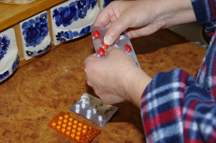 Furaginum MAX US Pharmacia wycofany ze sprzedaży, komunikat GIF; zdj. poglądowe /Marek BAZAK/East News /East News