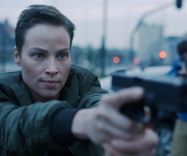 "Furioza" to bezkompromisowa historia policjantki, która spróbuje rozbić układ, w którym się wychowała. To opowieść o miłości niemożliwej, o ludziach, którzy muszą stanąć po dwóch stronach barykady i tragicznym wyborze pomiędzy uczuciem, a przestępczym życiem zgodnym z określonymi zasadami. Film, który zadaje pytanie, czy człowiek ma prawo do zemsty, kiedy wymiar sprawiedliwości jest bezsilny.