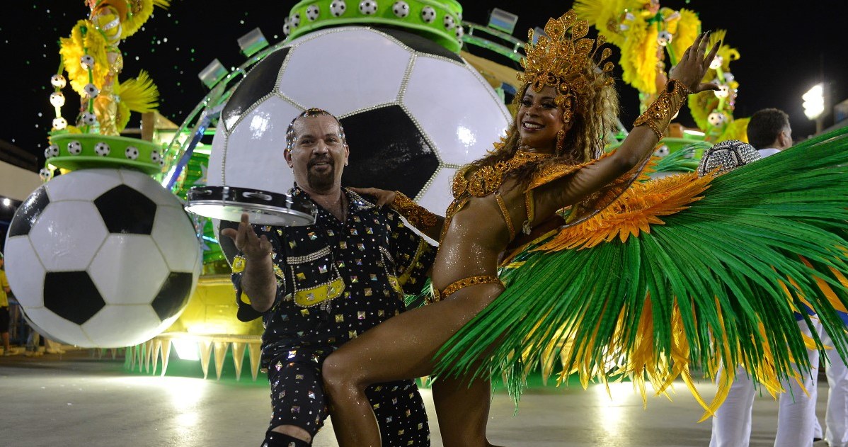 Futbol i samba - te dwie rzeczy od lat kojarzą się właśnie z Brazylią /AFP