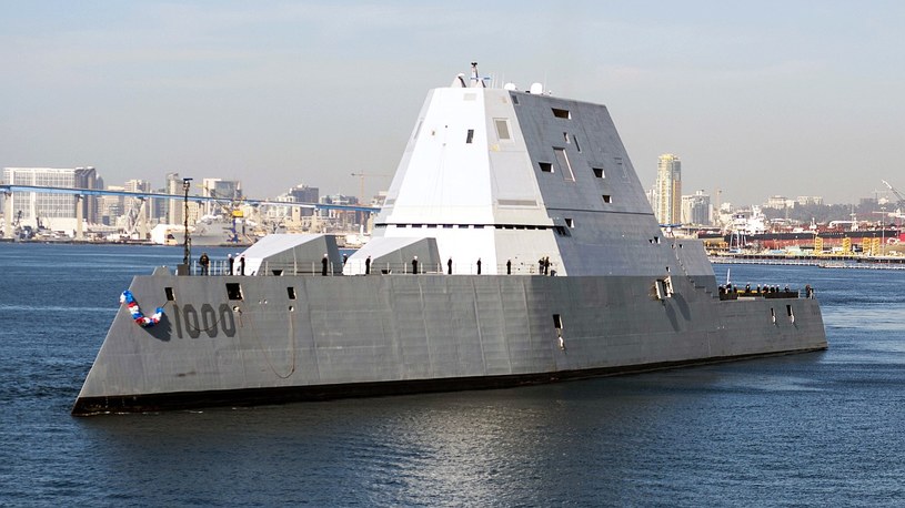 Futurystyczny niszczyciel USS Zumwalt wart blisko 8 miliardów dolarów popsuł się /Geekweek