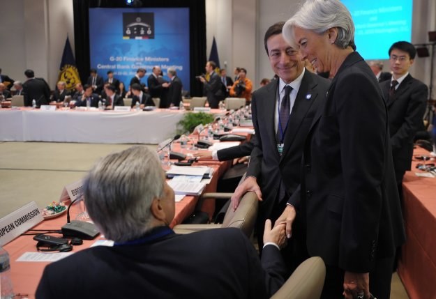 G20: Minister finansów Francji Christine Legarde wita się z szefem EBC Jean-Claude Trichetem /AFP