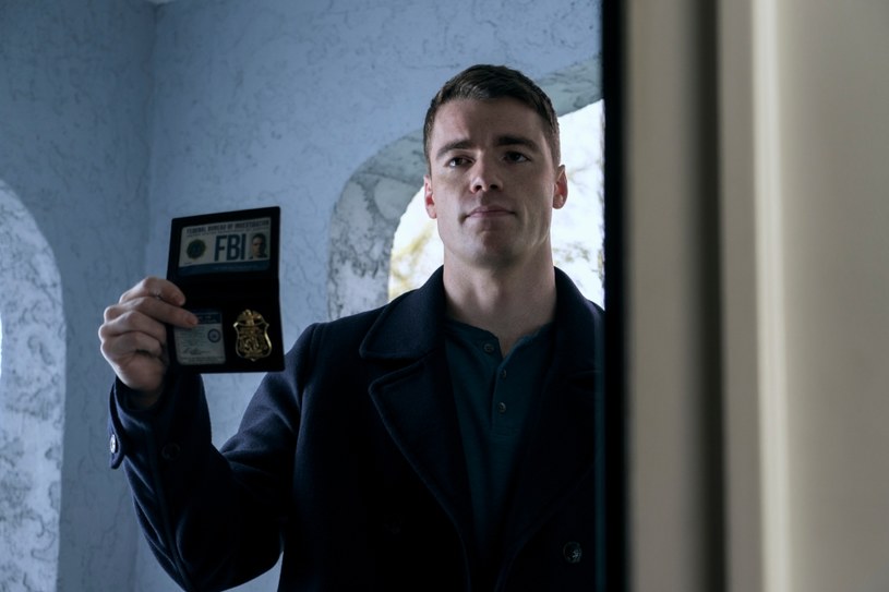 Gabriel Basso jako Peter Sutherland w serialu "Nocny agent" /Dan Power/Netflix © 2023 /materiały prasowe