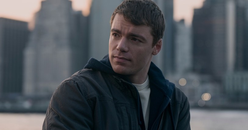 Gabriel Basso w serialu "Nocny agent" /Netflix