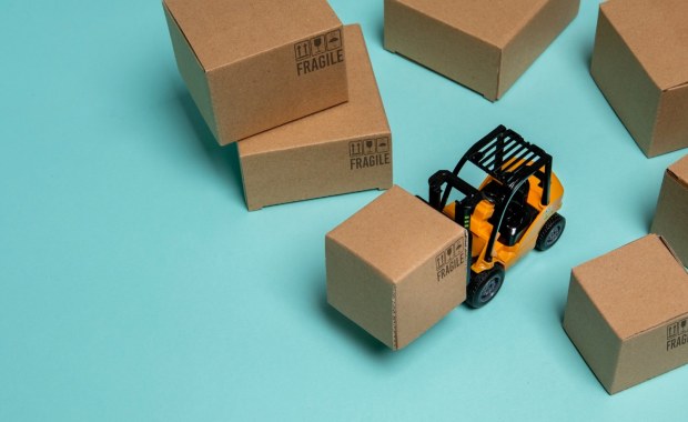 Gadżety reklamowe a logistyka - jak projektować zamówienia żeby uniknąć kosztownych poprawek?