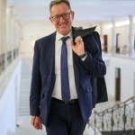 Gadżety wyborcze za grosze i sprzedaż działki. Kulisy afery wokół CPK