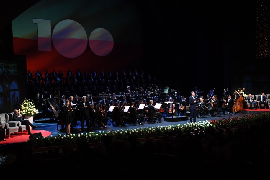 Gala stulecia Polskiego Komitetu Olimpijskiego odbyła się Teatrze Wielkim w Warszawie /Piotr Nowak /PAP