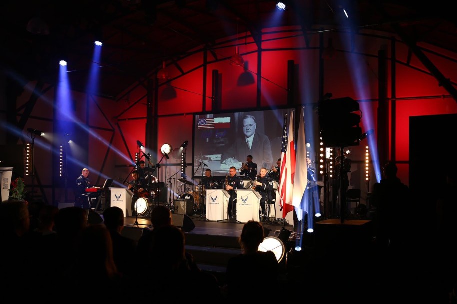 Gala wieńcząca II edycję projektu "Hoover Table" /materiały prasowe /