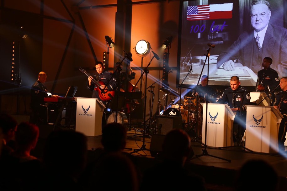 Gala wieńcząca II edycję projektu "Hoover Table" /materiały prasowe /