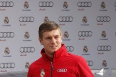 Galaktyczni piłkarze Realu przetestowali nowe wozy