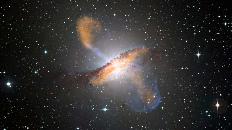 Galaktyka Centaurus A /NASA