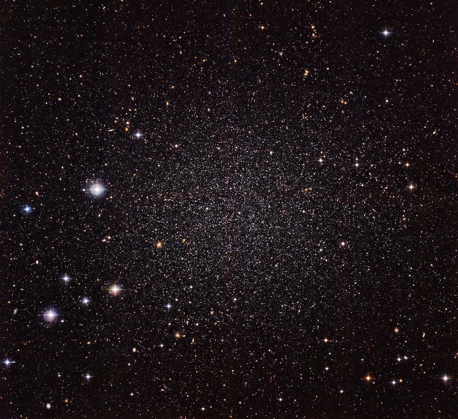 Galaktyka Karłowata w Rzeźbiarzu jest mniejsza, starsza i mniej jasna, niż Droga Mleczna /ESO /materiały prasowe