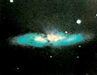 Galaktyka M 82 w gwiazdozbiorze Wielkiej Niedźwiedzicy /Encyklopedia Internautica