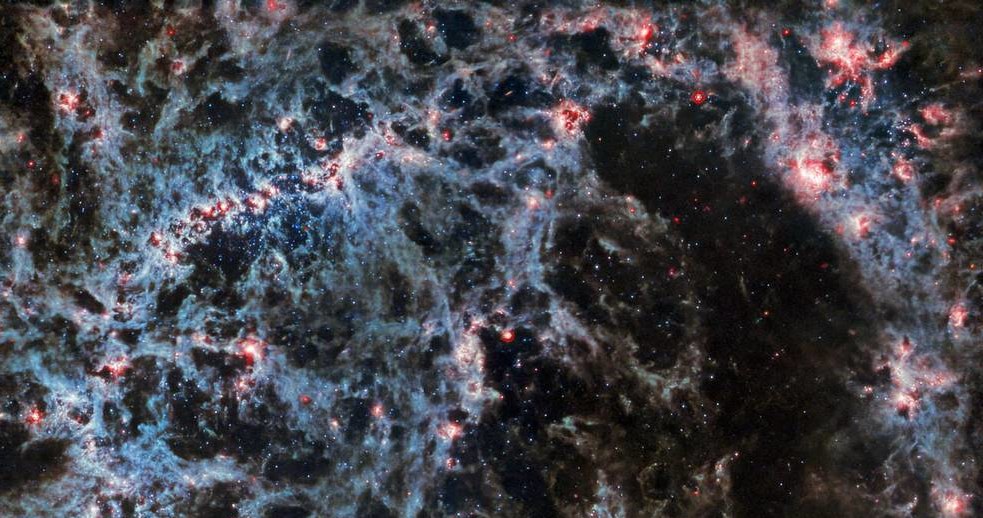 Galaktyka spiralna z poprzeczką NGC 5068, z użyciem wyłącznie instrumentu MIRI Kosmicznego Teleskopu Jamesa Webba /ESA/Webb, NASA i CSA, J. Lee i zespół PHANGS-JWST /NASA