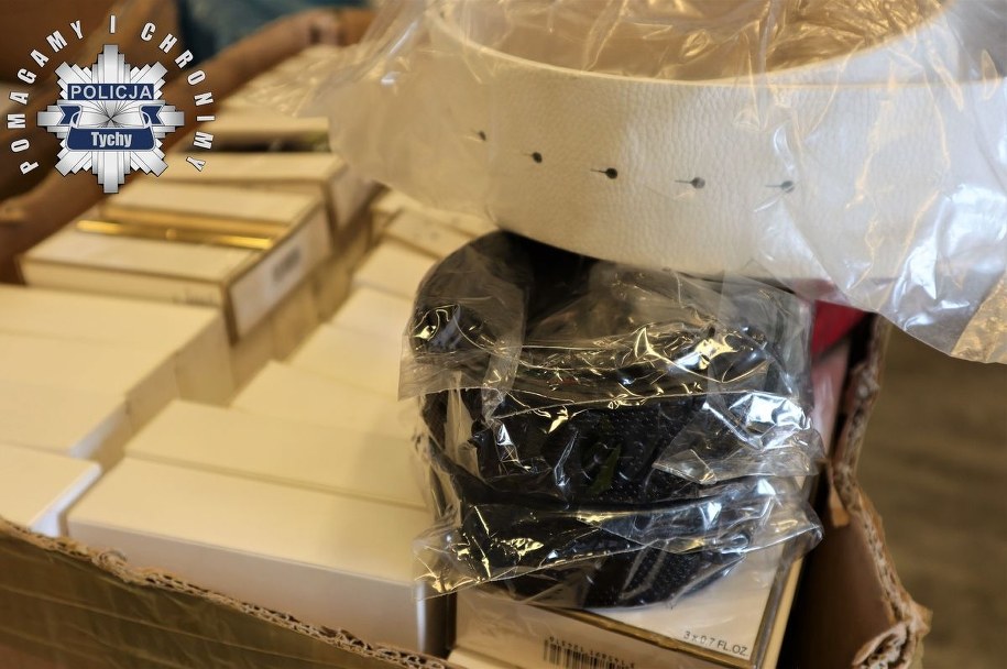 Galanteria skórzana z podrobionymi znakami towarowymi /Policja Śląska /Policja