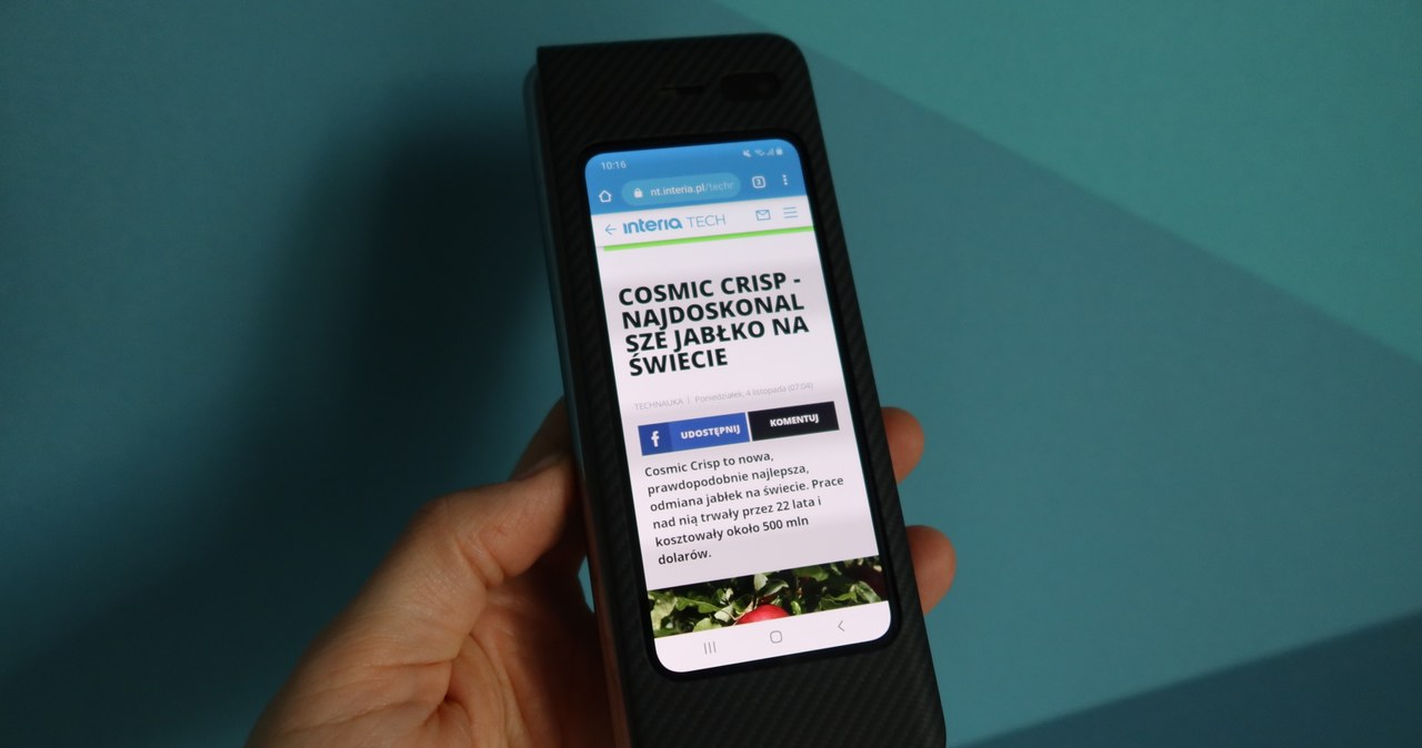 Galaxy Fold - strona internetowa na ekranie zewnętrznym /INTERIA.PL