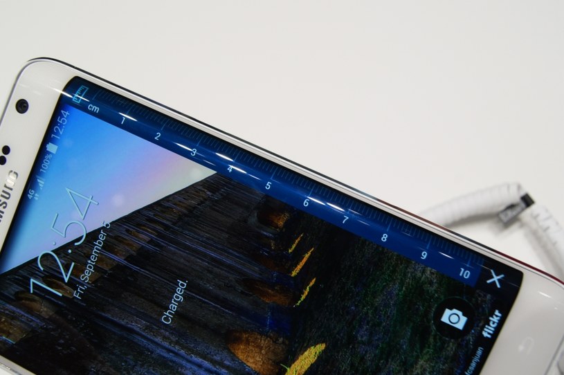 Galaxy Note Edge ma nawet wbudowaną... linijkę! /INTERIA.PL