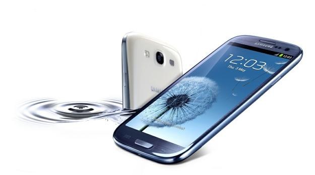 Galaxy S III sprzedaje się świetnie - nawet pomimo wysokiej ceny /materiały prasowe