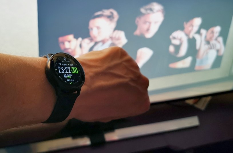 Galaxy Watch Active - tuż po ponad godzinnej sesji z grą VR o nazwie "BoxVR" /materiały prasowe