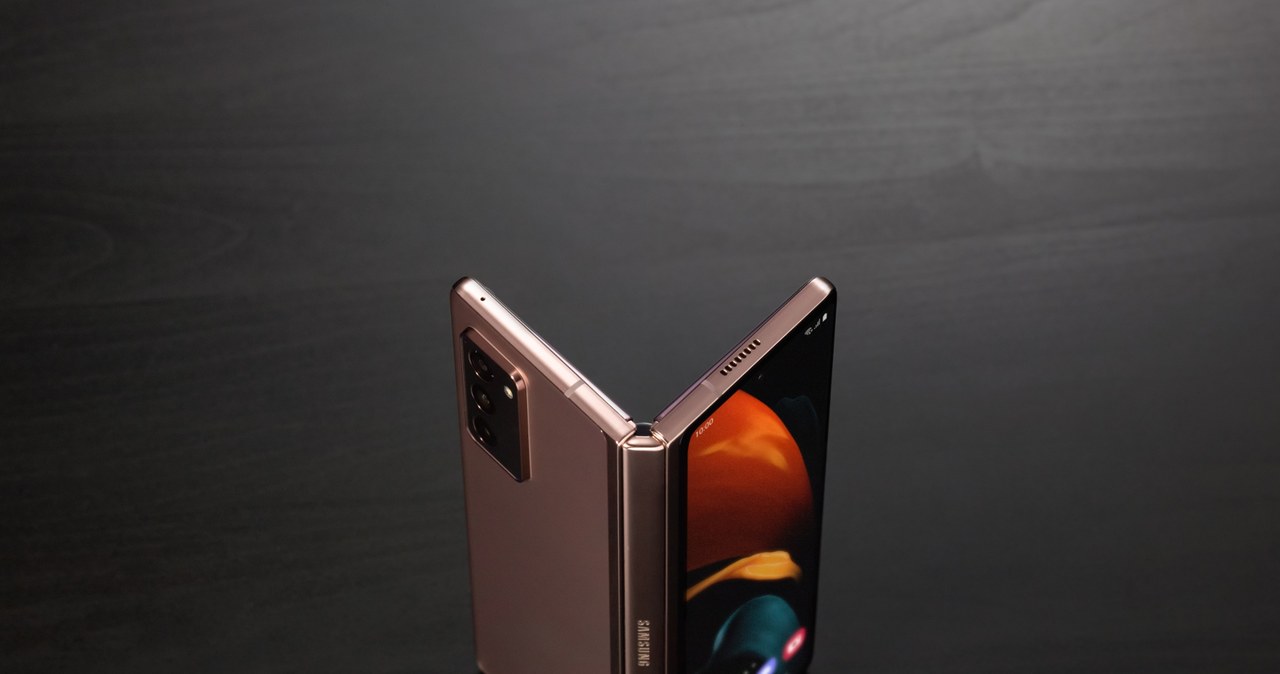 Galaxy Z Fold2 5G /materiały prasowe