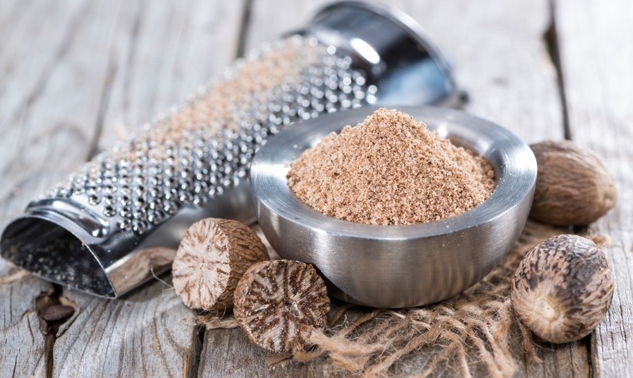 Gałka muszkatołowa reguluje wysokie ciśnienie krwi i poprawia krążenie. /Shutterstock