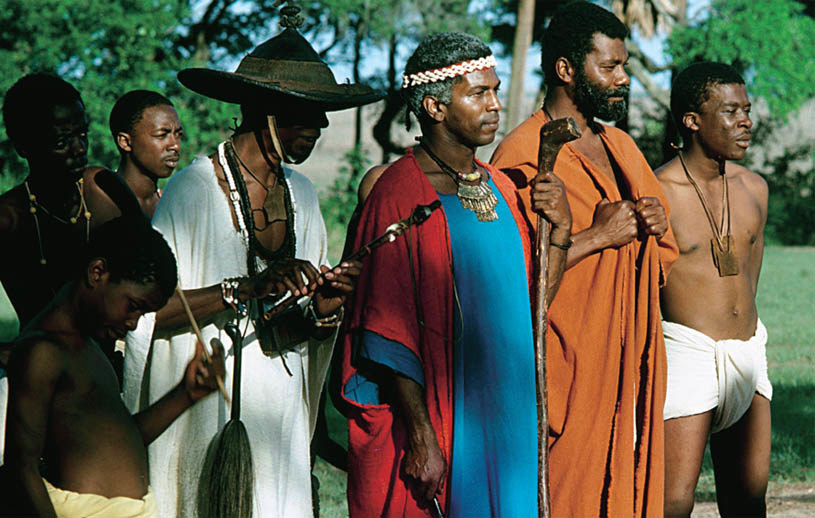 Gambijskie życie Kunty było uporządkowane dzięki tradycji kultywowanej przez setki lat. /Świat Seriali
