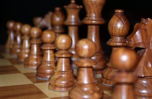 Gambit królowej? Naukowcy opracowali najnowszą klasyfikację otwarć szachowych 
