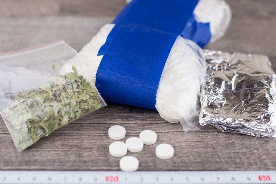 Gang przemycał głównie narkotyki (zdjęcie ilustracyjne). /Shutterstock