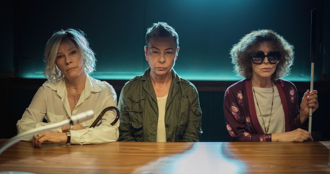 "Gang Zielonej Rękawiczki": Kinga (Małgorzata Potocka), Zuza (Magdalena Kuta), Alicja (Anna Romantowska) /Karolina Grabowska / Netflix /materiały prasowe