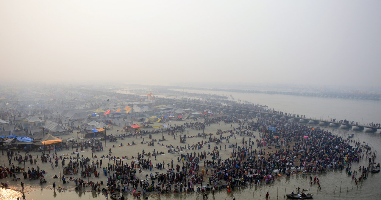 Ganges "daje życie" aż miliardowi osób /AFP