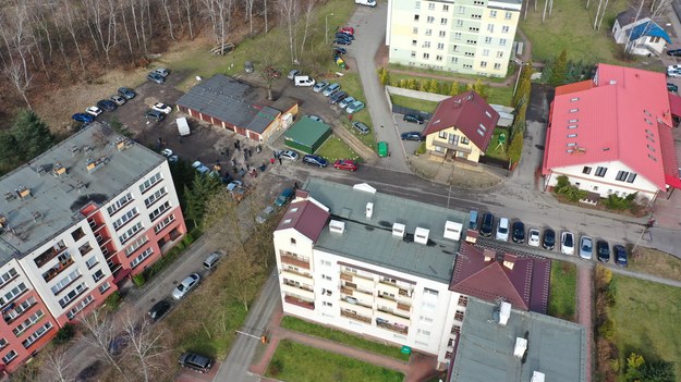 Garaże i bloki mieszkalne na osiedlu Siersza w Trzebini /Jacek Skóra /RMF FM