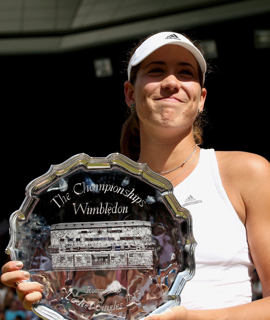 Garbine Muguruza po finale Wimbledonu, w którym musiała uznać wyższość Sereny Williams /SEAN DEMPSEY /PAP/EPA