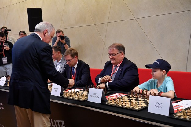 Garri Kasparow (L) oraz sekretarz stanu w Kancelarii Prezydenta RP Andrzej Dera (C) i Kiryl Nezhentsev (P) z Ukrainy /Piotr Nowak /PAP