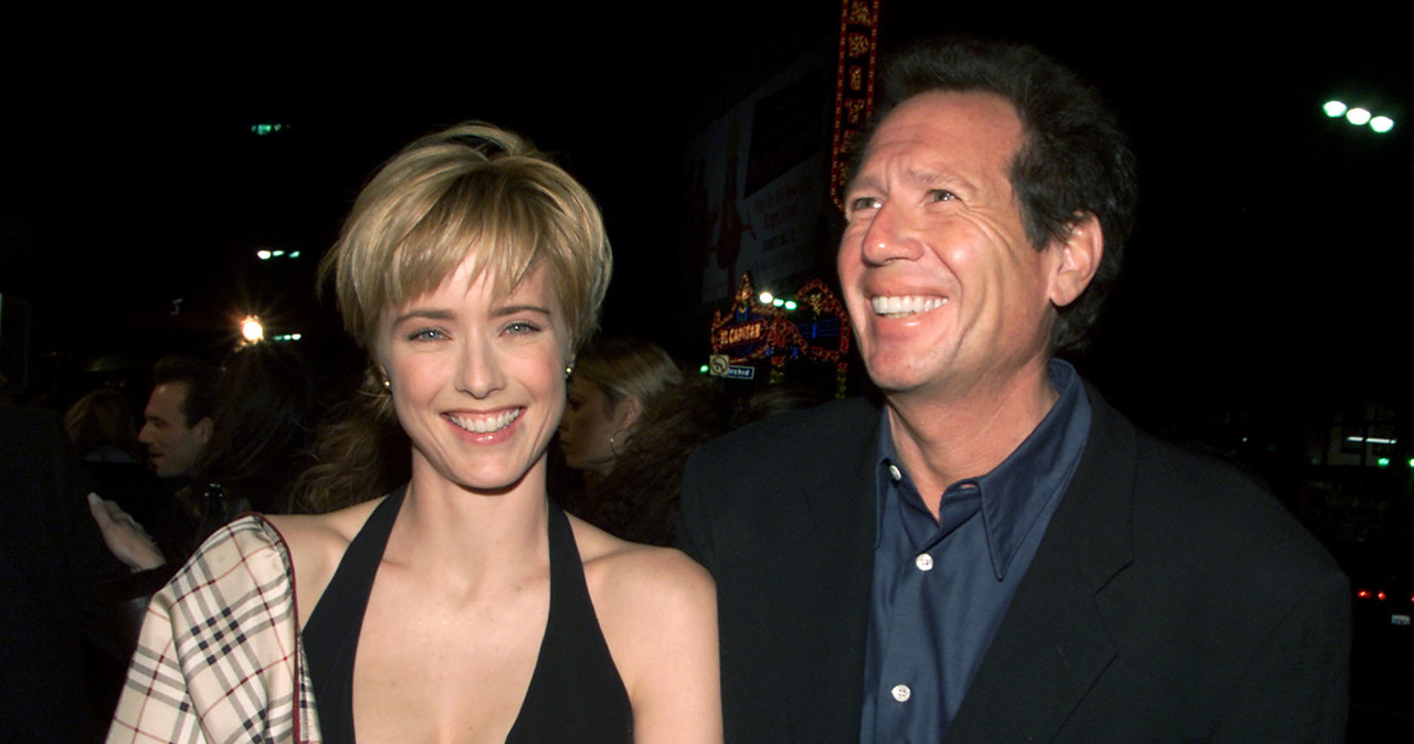 Gary Shandling w 2000 roku w towarzystwie aktorki Tei Leoni /Kevin Winter /Getty Images