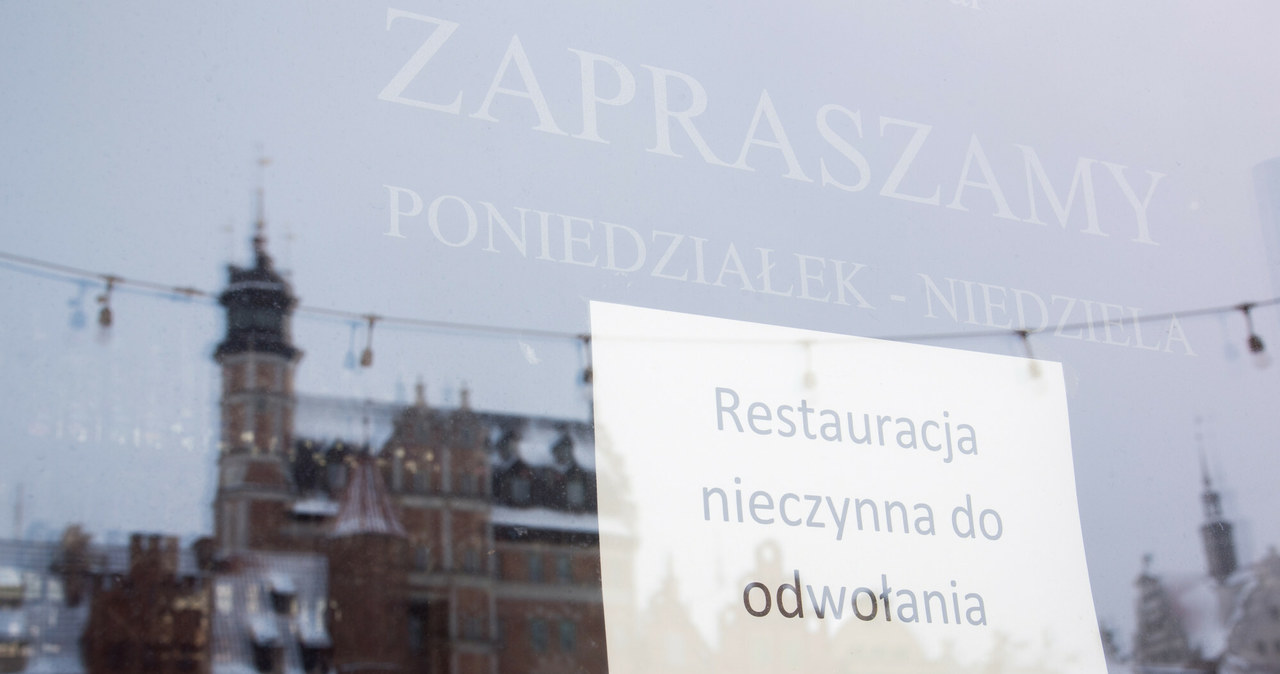 Gastronomia z pomocą, ale czeka na otwarcie. /Wojciech Stróżyk /Reporter