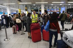 Gatwick sparaliżowane. Tysiące pasażerów utknęło