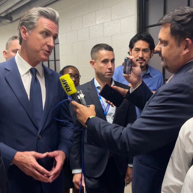 Gavin Newsom w rozmowie z korespondentem RMF FM w USA Pawłem Żuchowskim. /RMF FM