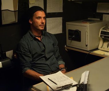 Gavin Rossdale w scenie z filmu "Bling Ring"