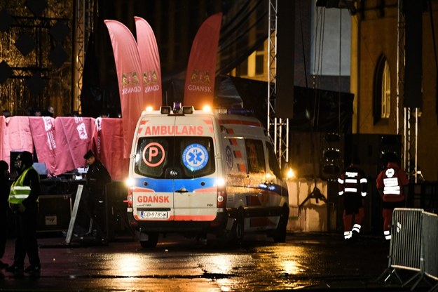 Gdańsk, 13 stycznia 2019. Prezydent Paweł Adamowicz, zaatakowany nożem podczas gdańskiego finału WOŚP, był reanimowany na scenie, później zabrany do szpitala / 	Adam Warżawa    /PAP