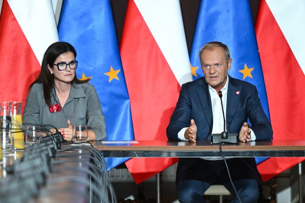 Gdańsk, 31. sierpnia 2024 roku. Premier Donald Tusk i prezydent Gdańska Aleksandra Dulkiewicz na spotkaniu z członkami Rady Ministrów /PAP/Marcin Gadomski /PAP