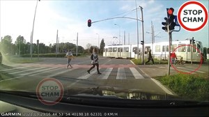 Gdańsk: O krok od wypadku. Dziecko omal nie wjechało pod tramwaj