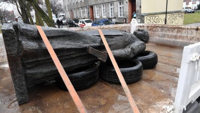 Gdańsk: Pomnik ks. Henryka Jankowskiego ponownie postawiony