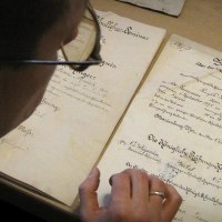 Gdańsk: Stare rekopisy i gazety znalezione w czasie remontu