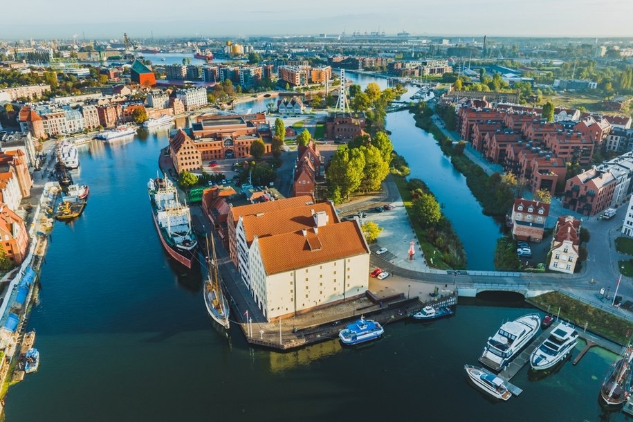 Gdańsk: Trwa wybór wykonawcy przebudowy kładki na Zaspie. Powstaną nowe przejścia /Shutterstock