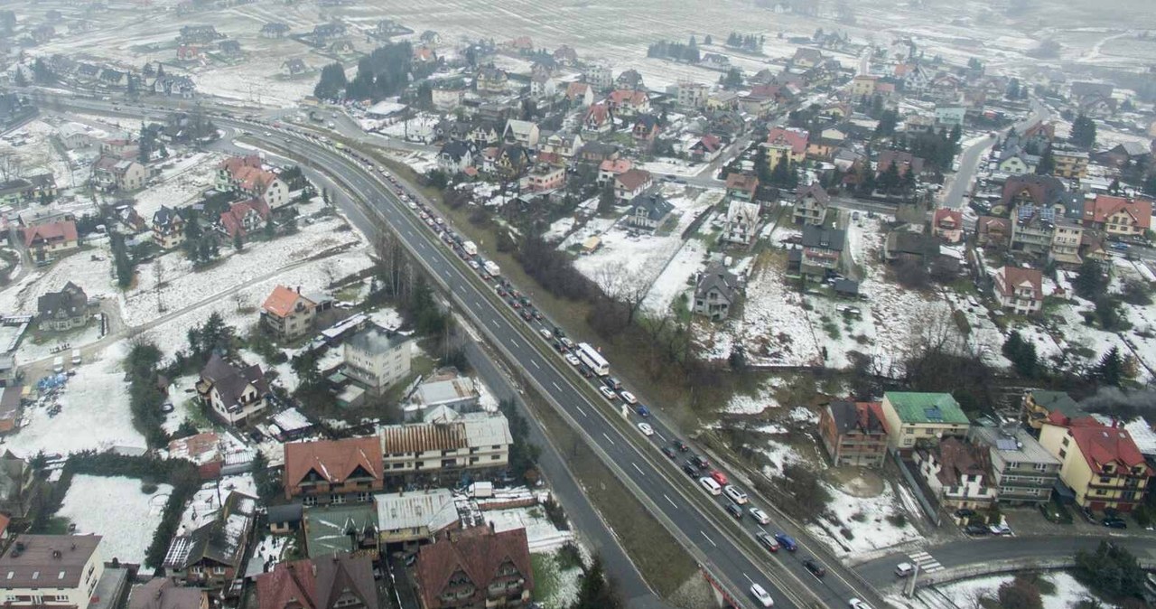 GDDKiA po raz kolejny zajmuje się wyborem firmy, która wytyczy przebieg odcinka drogi ekspresowej S7. /Fot. Michał Adamowski/Reporter /East News