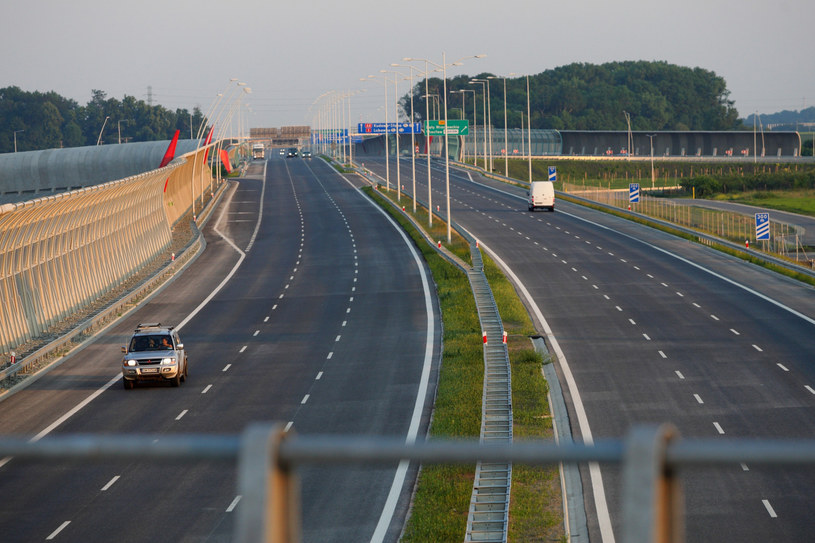GDDKiA potajemnie mierzy prędkości na autostradach. Wyniki czasem szokują /Marcin Rutkiewicz /Reporter