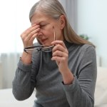 ból gardła Gdy ból gardła minie, mogą zacząć się inne problemy. Sprawdź, jakie powikłania może nieść za sobą angina