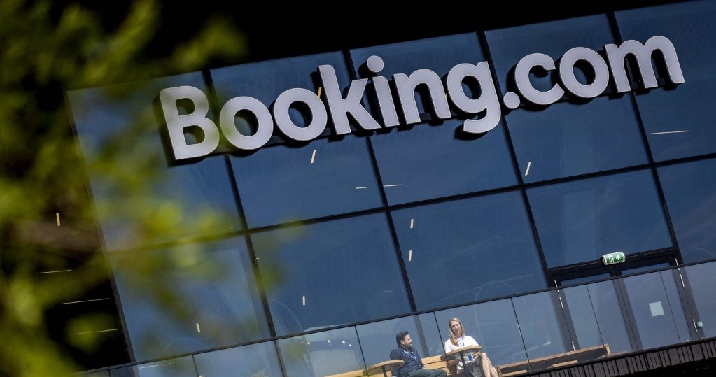 Gdy obiekt prosi o odwołanie rezerwacji, należy skontaktować się z Booking. /KOEN VAN WEEL/ANP MAG /AFP